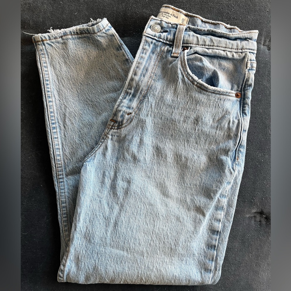 Abercrombie The 80s Mom High Rise Jeans